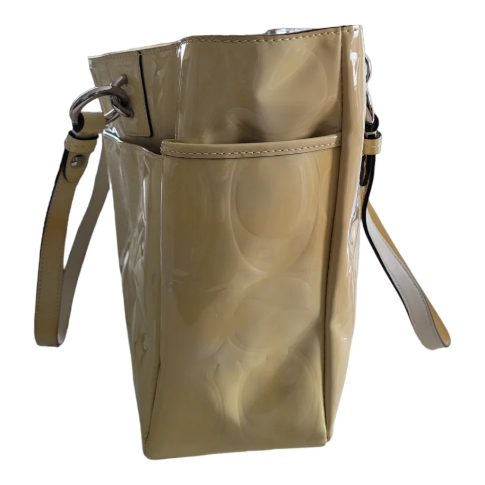 Coach Shoulder bag. Zip closure. - Picture 8 of 15